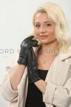Ladies Black Elegance Touch Screen Leather Gloves by Exquisite 6 Pieces
