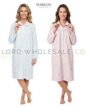 MA48991 Two female models wearing Marlon ladies 100% brushed cotton Eleanor print long sleeve wincyette nightdresses in blue and pink front view